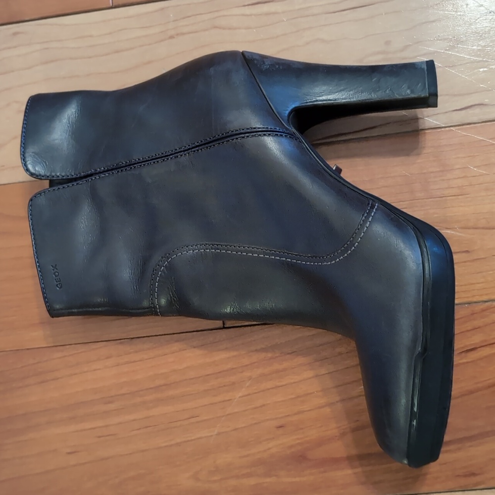 Ladies Geox Gray Leather Boots Size 38 - Picture 7 of 16